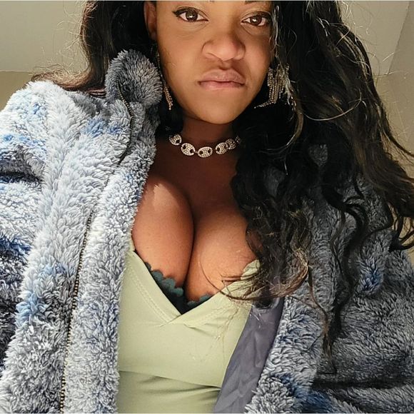 Rhinestone Necklace Set - Picture 5 of 6